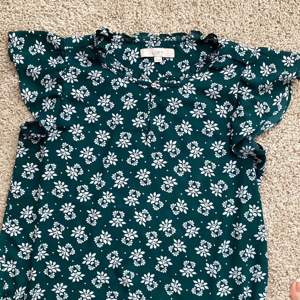 LOFT floral short sleeve blouse, Medium